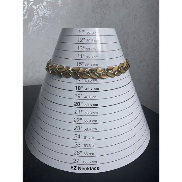 Vintage Crown Trifari Gold-Tone Leaf Motif Necklace With Adjustable Chain & Clas - Picture 2 of 6